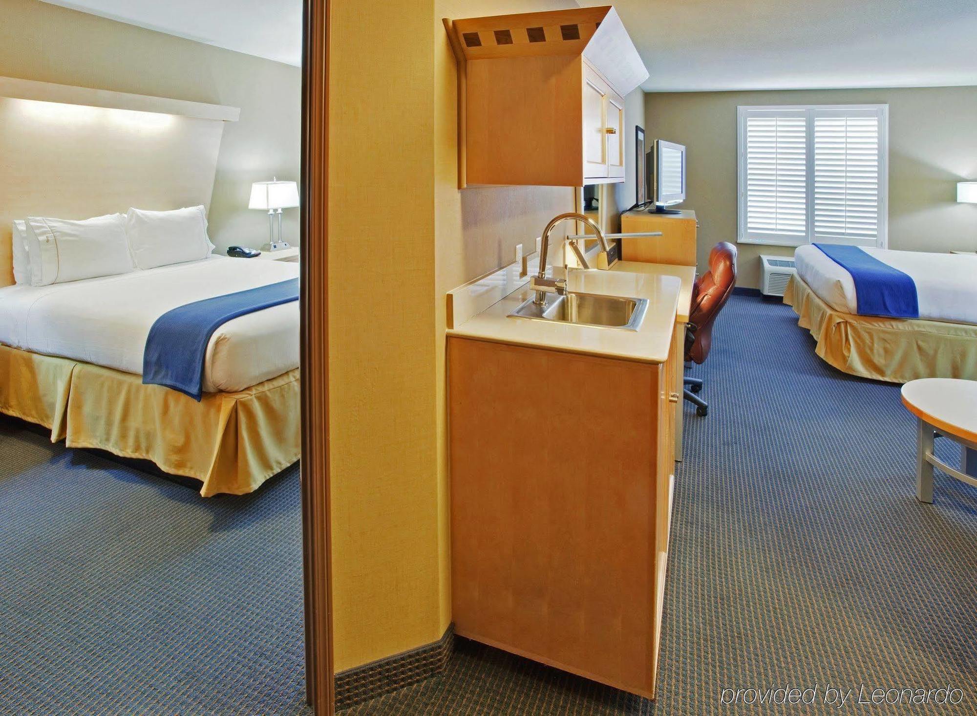 Holiday Inn Express Hotel & Suites Modesto-Salida By Ihg Bagian luar foto